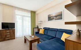SeaLine Sikorskiego Apartments by Solarento